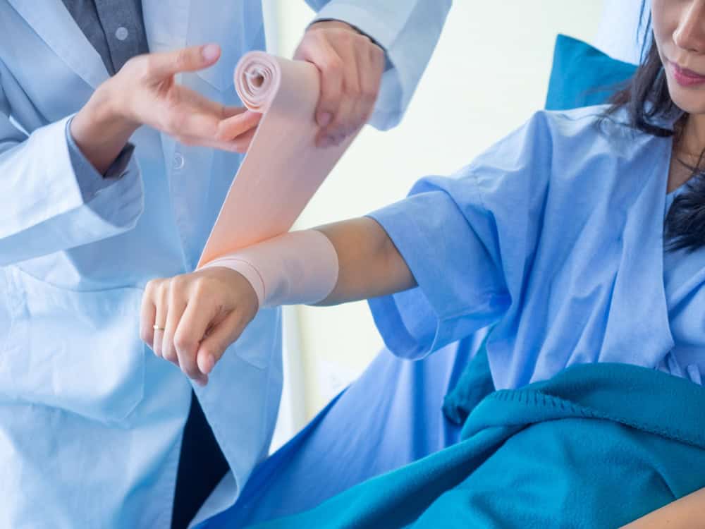 Gentle dressing change as part of a careful diabetic wound care.